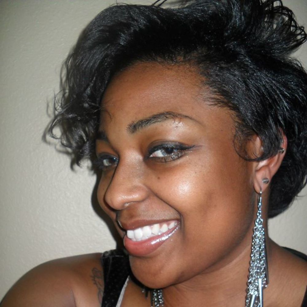 Meet your Posher, Courtney